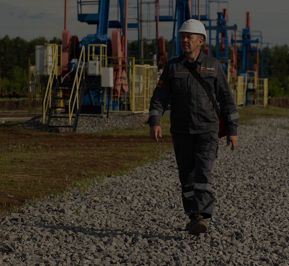 НА ДОБЫЧЕ НЕФТИ